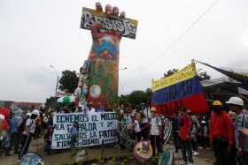 Miles de personas asistieron a la inauguración de un monumento en el lugar denominado popularmente como Puerto Resistencia, epic