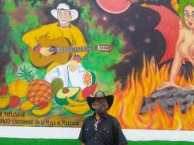 Hoover Melchor, 60 años ofreciendo productos en la Plaza de Mercado de Riosucio