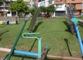Parque La Leonora, con peligrosos juegos infantiles