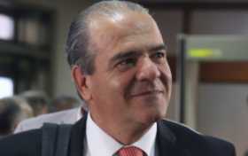 Senador caldense Carlos Felipe Mejía se tira al ruedo presidencial