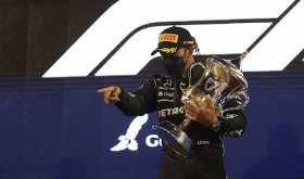 Hamilton se impone a Verstappen en el Gran Premio de Baréin