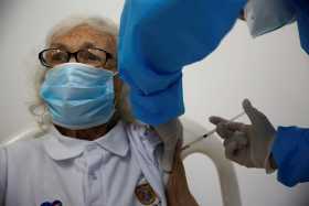 Llegan a Colombia 117 mil vacunas del mecanismo Covax, las primeras en América