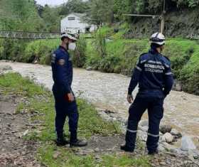 En Villamaría buscan a un joven que se lanzó al río Chinchiná por evadir control policial 