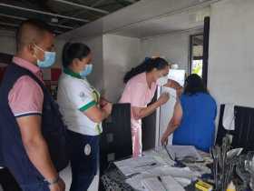 A los hospitales les deben plata por vacunar 