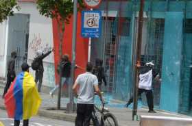 Vándalos atacaron el Olímpica de Plaza 51, durante la marcha del 1 de mayo