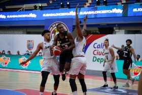 Sabios perdió el clásico con Cafeteros en la Liga de Baloncesto