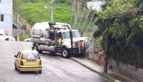 Camión vactor chocó en el barrio Centenario