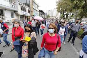   Foto I Darío Augusto Cardona I LA PATRIA  La marcha recorrió la avenida Santander. Olga Elena Valencia, presidenta del sindica