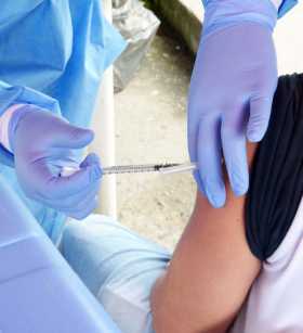  Foto I Freddy Arango I LA PATRIA  Ciudades, departamentos y países aceleran la vacunación contra la covid. En Manizales y el re