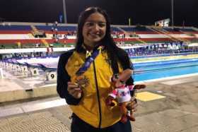 Nadadora caldense gana medalla de bronce en equipos en los Juegos Panamericanos Junior de Cali