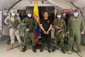 Fotografía cedida por la Presidencia Colombia que muestra al número uno de la banda criminal del Clan del Golfo, Dairo Antonio Ú