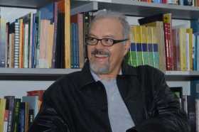 El escritor caldense Orlando Mejía Rivera ganó premio de El Espectador y la Editorial Cuadernos Negros por su libro Diccionario 