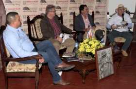 James Peña Garzón, Pedro Felipe Hoyos, Simón Vélez y Fernando Macías en el conversatorio sobre Elíseo Tangarife, en la Fundación