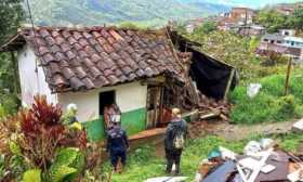 Una vivienda en el barrio San Isidro se cayó parcialmente por el desgaste de sus materiales y las lluvias.