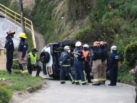 Foto | Freddy Arango| LA PATRIA El automotor se volcó hacia la parte izquierda.