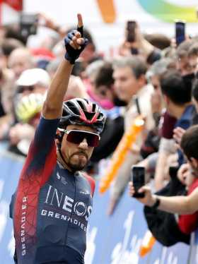 Daniel Felipe Martínez gana al esprint a Alaphilippe; Roglic sigue líder en la Vuelta al País Vasco