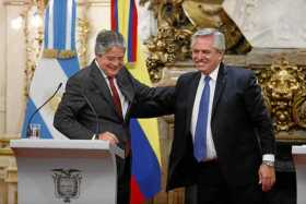 Guillermo Lasso, presidente de Ecuador, junto a Alberto Fernández, mandatario de Argentina, quien aprovechó la visita de su homó