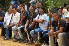Indígenas de Ecuador y Colombia durante el primer Encuentro de Saberes de los Pueblos Originarios para el "Kawsak Sacha" (Selva 