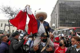 El presidente peruano, Pedro Castillo, negó ayer estar obstruyendo la Justicia en los presuntos casos por corrupción abiertos en