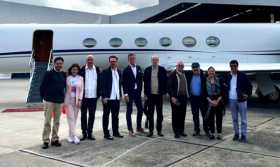 Una delegación colombiana viaja a Cuba para iniciar acercamientos con el Eln