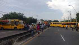 Transportadores protestan por asesinato de conductores de bus en Barranquilla