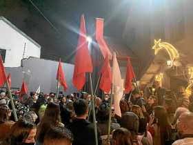 Para mostrar el rechazo al hallazgo del artefacto, el Partido Comunes convocó ayer una protesta en la Casa Alternativa.