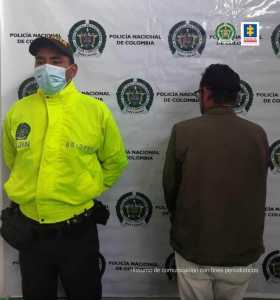 El detenido les dijo a las autoridades que el fallecido se autolesionó con un arma blanca.