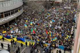 Miles de portugueses se manifestaron para pedir la paz en Ucrania.