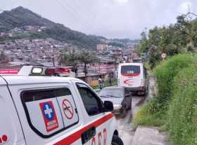 Pasajera en Manizales se cayó de un bus cuando se estaba subiendo 