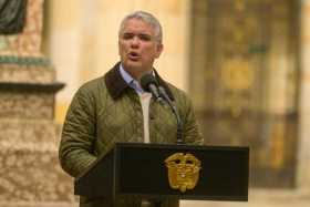 El presidente de Colombia, Iván Duque, pronuncia un discurso después de votar hoy, en Bogotá 