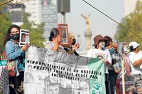 Foto | EFE | LAPATRIA    Familiares y amigos de desaparecidos se manifiestan en Ciudad de México. Decenas de familias protestaro