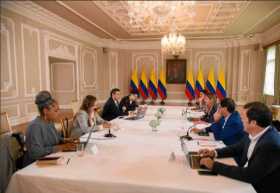 Los equipos de trabajo durante su reunión ayer en la Casa de Nariño. 