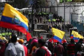 Indígenas de Ecuador siguen firmes en protestas