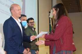 Los estudiantes recibieron el reconocimiento en el Auditorio Mario Calderón Rivera del Edificio Fundadores.