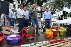 Foto | Jorge Iván Castaño | LA PATRIA  En la foto Luis Gonzaga Correa, alcalde de Neira, da su discurso en medio de la celebraci