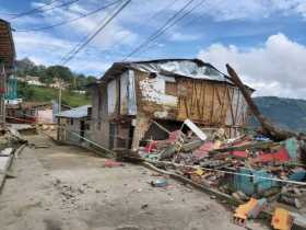 Se desploma otra vivienda en el barrio El Playón (Salamina)