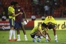 El desconsuelo de los jugadores colombianos al conocer el resultado de Lima y la eliminación del Mundial.