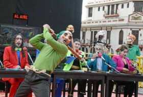 Obra de calle en los últimos días del Festival Internacional de Teatro de Manizales (FITM). 