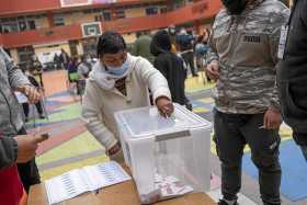 Los ciudadanos acudieron a sufragar ayer en Chile, pues por primera vez el voto fue obligatorio. 
