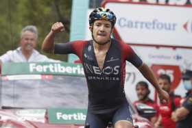 El ecuatoriano Richard Carapaz (Ineos) se impone vencedor de la duodécima etapa de la Vuelta Ciclista a España 2022 disputada es