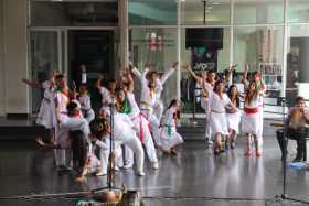 Colectivo juvenil de San Lorenzo (Riosucio) durante su presentación ayer.