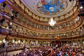 Teatro Adolfo Mejía