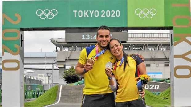 Los bicicrosistas colombianos Mariana Pajón y Carlos Alberto Ramírez le dieron dos nuevas alegrías al país, al obtener medallas 