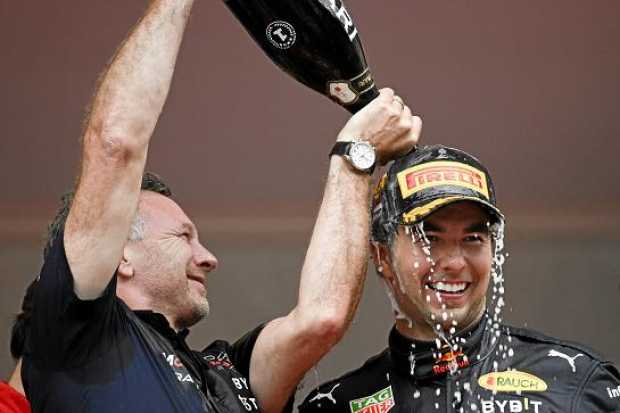 El piloto mexicano de la Fórmula 1 Sergio ‘Checo’ Pérez ganó el domingo la emblemática carrera del Premio de Mónaco, obteniendo 