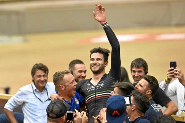 Nuevo récord de la hora El italiano Filippo Ganna (Ineos Grenadiers) estableció un nuevo récord de la hora en el ciclismo de pis