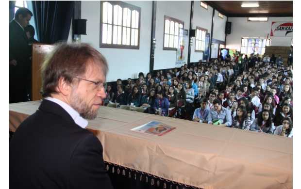 En el aula máxima del Instituto Técnico San Rafael se dio la apertura del V Foro de Política Juvenil.