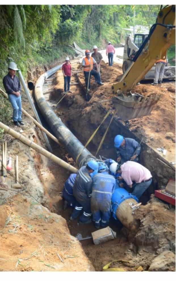 Una parte del tubo quedó ayer empatado, hoy continuarán en el extremo que queda hacia la Baja Leonora.