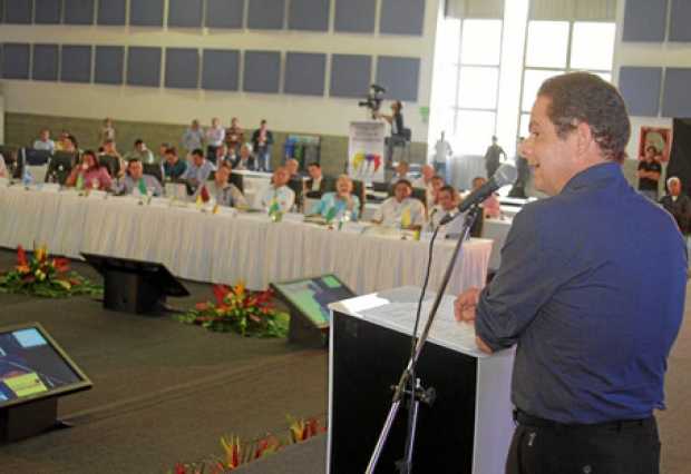 El ministro del Interior, Germán Vargas Lleras, encabezó el encuentro con los gobernadores.