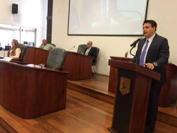 El alcalde de Manizales, Jorge Eduardo Rojas, clausuró esta mañana el primer período de sesiones ordinarias. El alcalde de Manizales, Jorge Eduardo Rojas, clausuró esta mañana el primer período de sesiones ordinarias.
