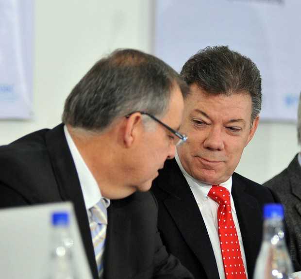Alejandro Ordóñez, procurador General de la Nación, y Juan Manuel Santos, presidente de Colombia. Alejandro Ordóñez, procurador General de la Nación, y Juan Manuel Santos, presidente de Colombia.